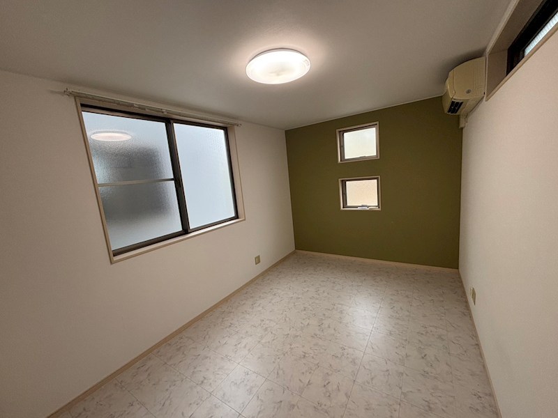 その他部屋・スペース　二面採光が明るいお部屋です！