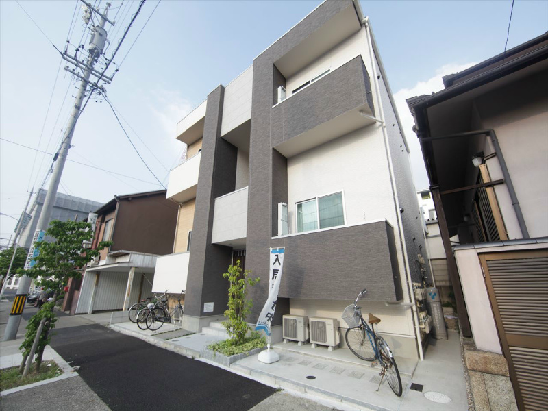 建物外観　外観　防犯カメラ　オートロック付　光インターネット無料