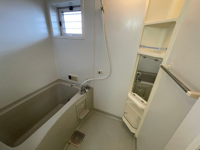 バス・シャワールーム　同物件別室のイメージ画像となります