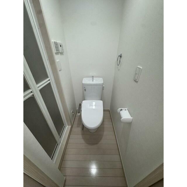 トイレ　洗浄機能付便座