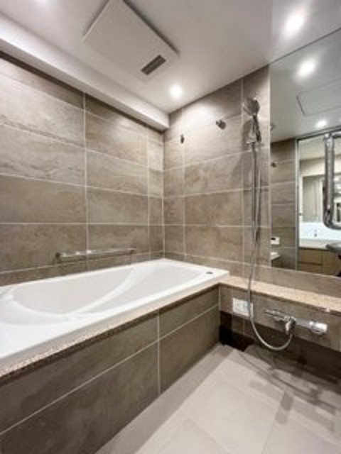 バス・シャワールーム　※写真は同タイプ住戸です。