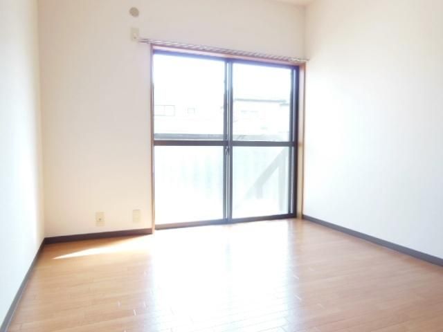 その他部屋・スペース　☆ゆったり明るい居室です☆