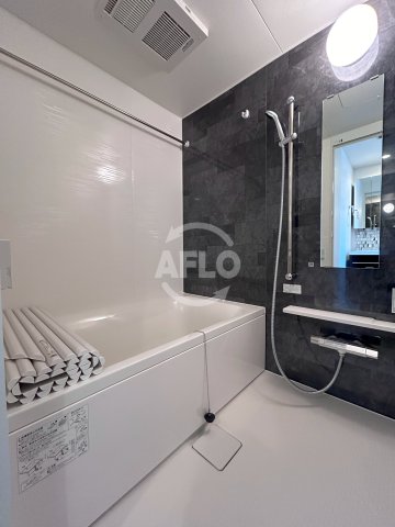 バス・シャワールーム　セレニテフラン本町　浴室