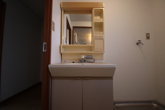 洗面設備　別室の参考写真です