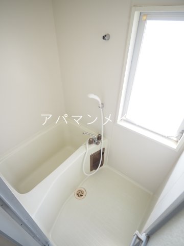 バス・シャワールーム　落ち着いた空間のお風呂です