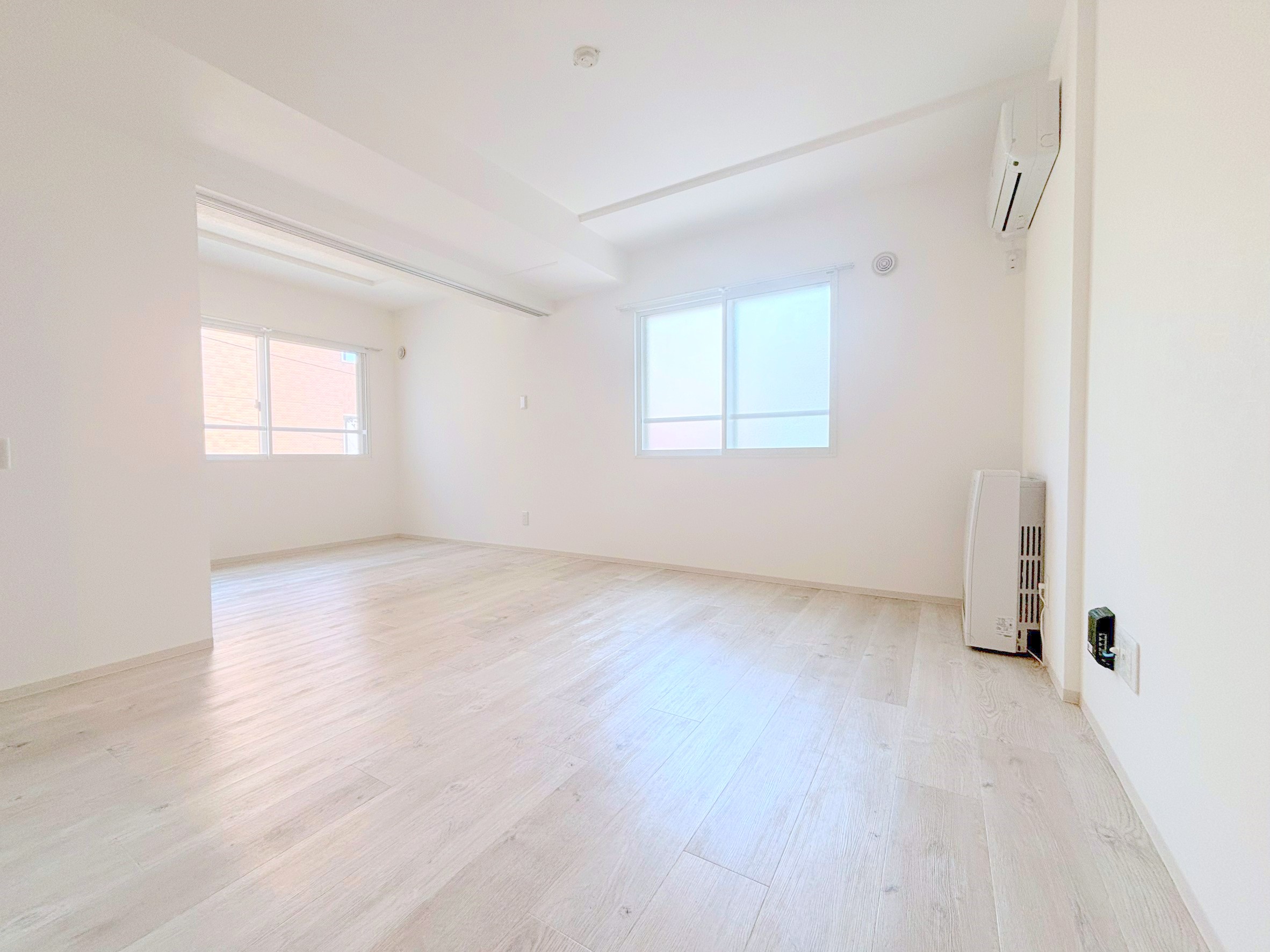 居室・リビング　エアコン付きリビング☆