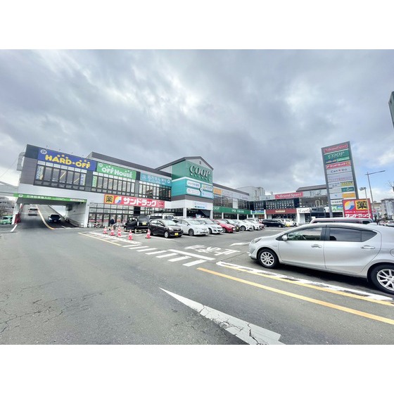 スーパー　ＣＯＯＰ　ＭＩＹＡＧＩ八幡町店（スーパー）まで724m