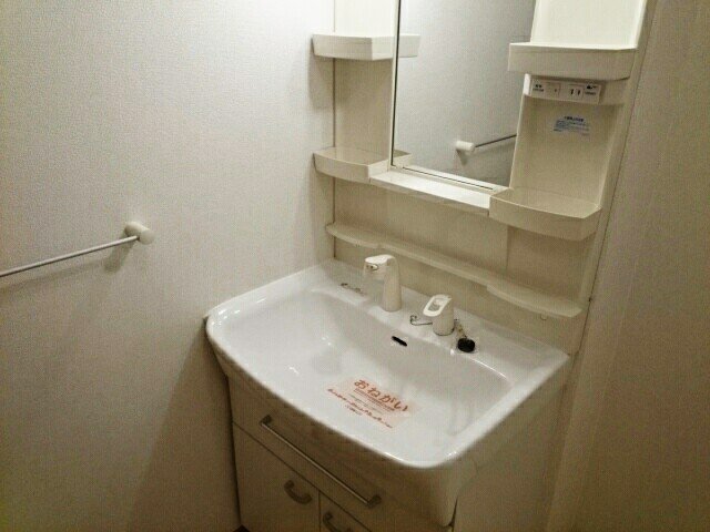 洗面設備　スペースが確保できる洗面所です