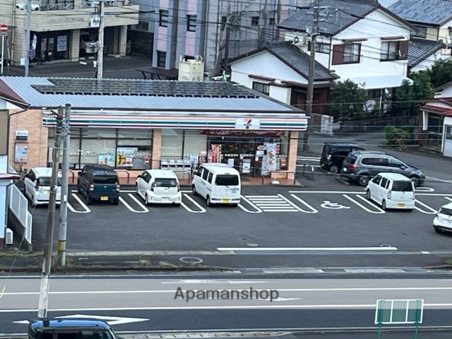 コンビニ　セブンイレブン（コンビニ）まで1068m