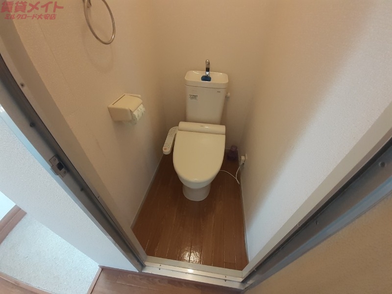 トイレ　同型参考写真