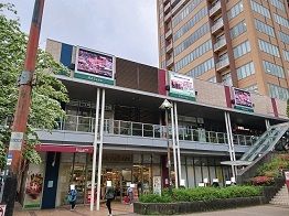 ショッピングセンター　モレラ東戸塚（ショッピングセンター）まで893m