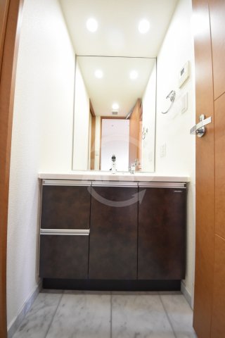 洗面設備　リーガルあみだ池新町　独立洗面化粧台