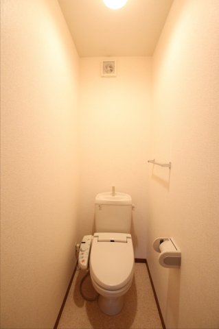 トイレ　温水洗浄暖房便座