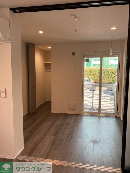 居室・リビング　エントランス