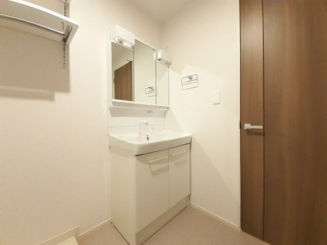 洗面設備　コンパクトで使いやすい洗面所