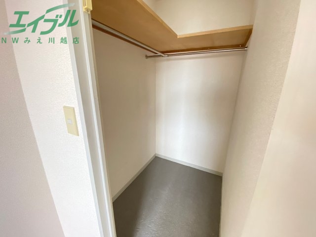 収納　同物件別部屋の写真です