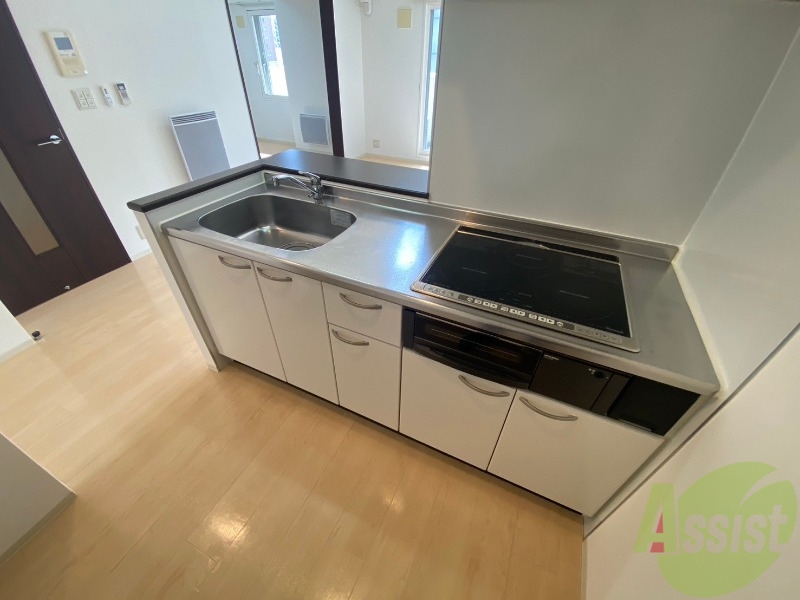 キッチン　キッチンは調理スペースもあり料理がはかどりそうです。