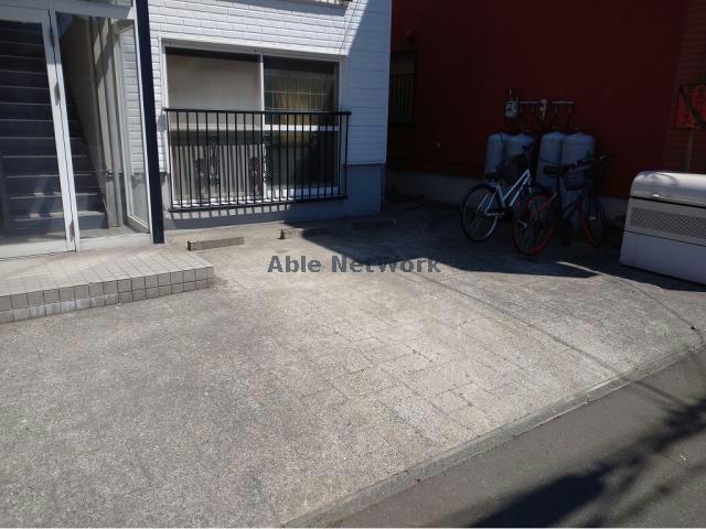 駐車場　駐車場