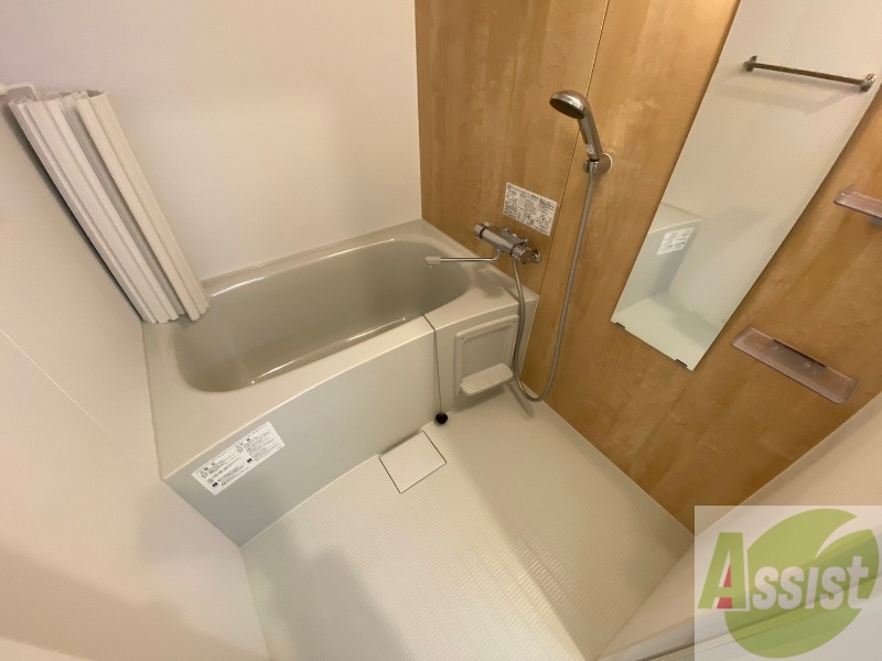 バス・シャワールーム　お風呂になります。一日の疲れを癒してくださいね。