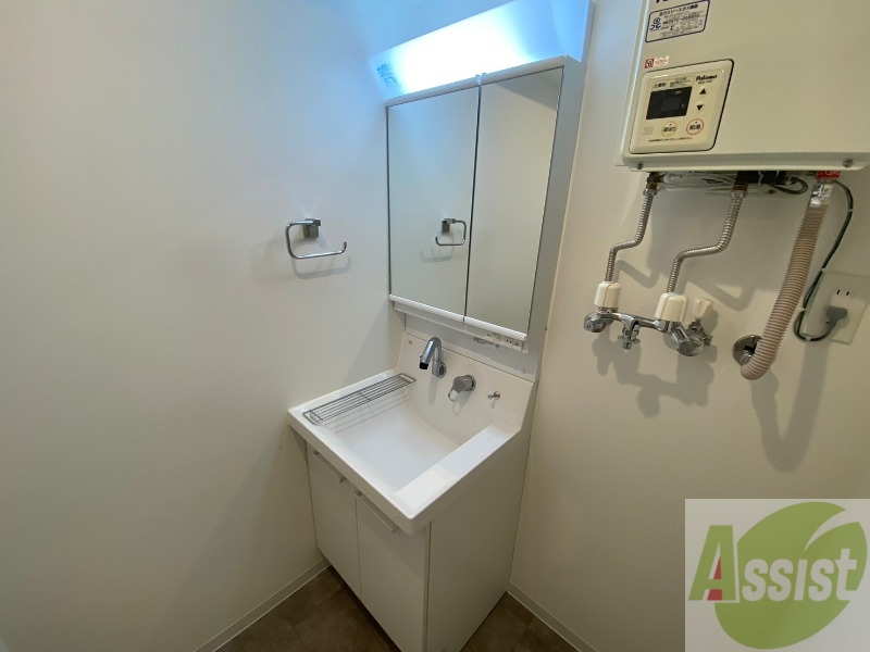 洗面設備　こちらに洗面台があります。朝の洗顔はこちらで。