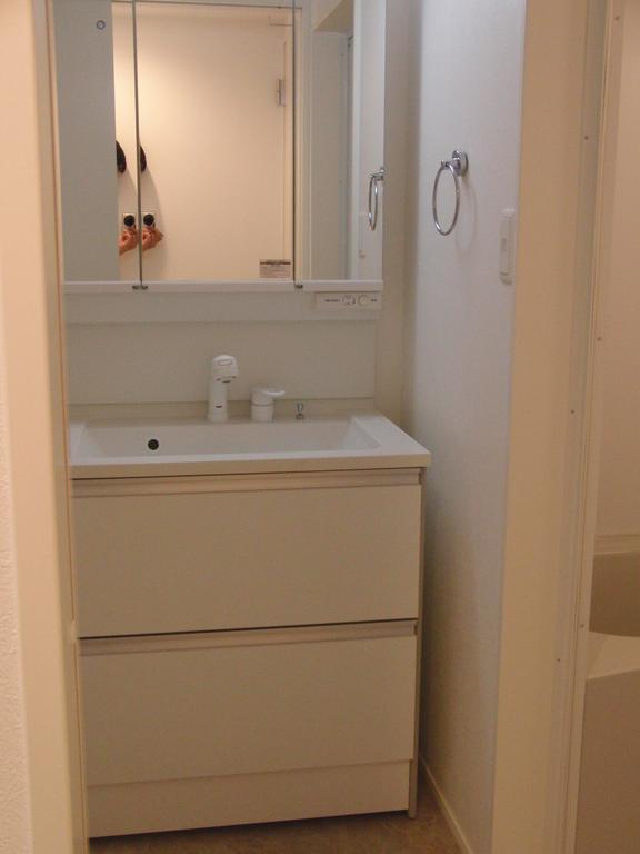 洗面設備　※同タイプ・同モデルの写真を使用