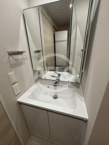 洗面設備　リビエナ　グラン　新梅田　洗面所