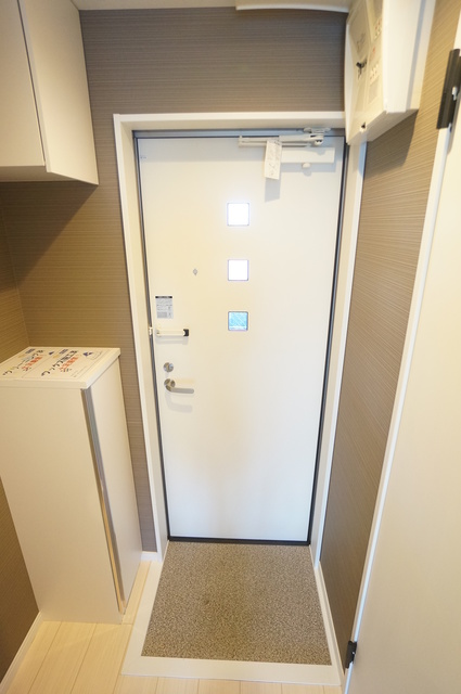 玄関　※別号室のお写真です。