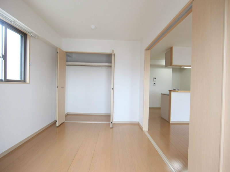 その他部屋・スペース　洋室5.4帖　クローゼット付（収納充実してます）エアコン付