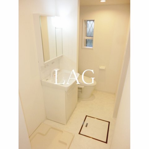 洗面設備　独立洗面台です。