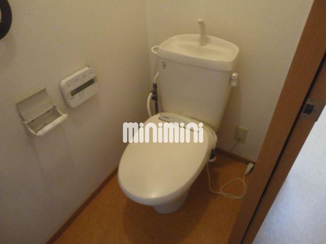 居室・リビング　角部屋ならではの二面採光で明るいです