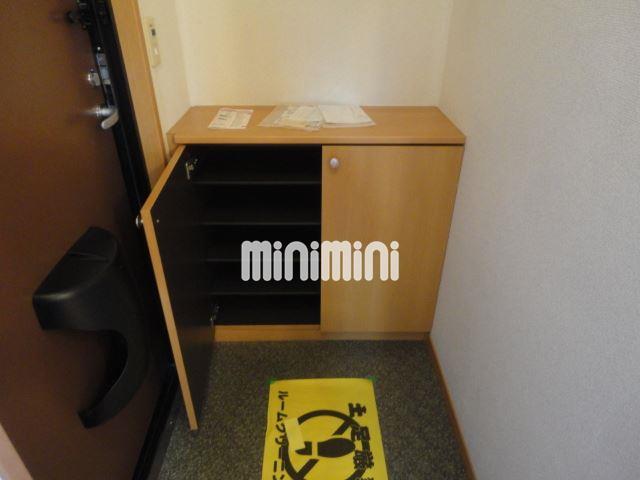 玄関　シューズボックスで玄関周りがすっきりしますね