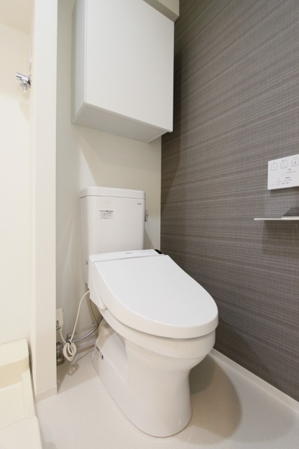 トイレ　温水洗浄便座