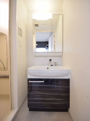 洗面設備　ファステート大阪上本町ソーレ　独立洗面台