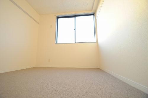 居室・リビング　2回には洋室が二つあります