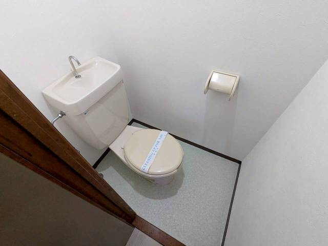 トイレ　別号室の写真です