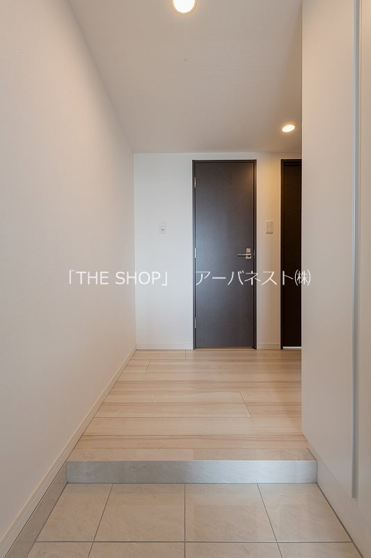 玄関　人感照明センサー付き！手がふさがった状態でも自動で点灯するの