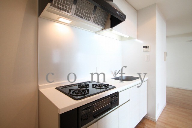 キッチン　ガス３口システムキッチン