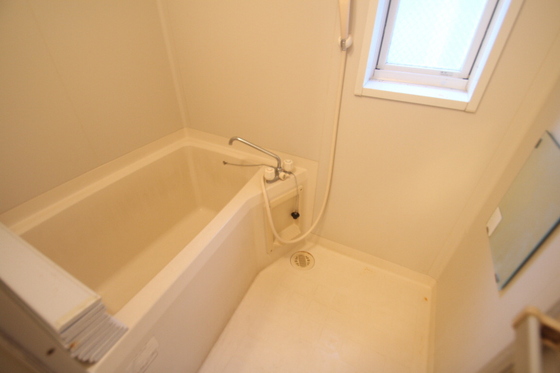 バス・シャワールーム　※別部屋の写真です