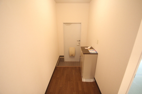 玄関　※別部屋の写真です