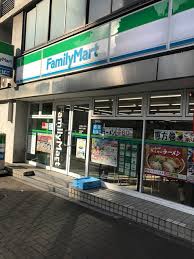 コンビニ　ファミリーマート四谷三丁目店（コンビニ）まで265m