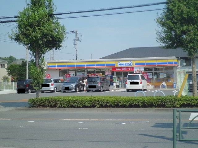 コンビニ　ミニストップ（コンビニ）まで550m