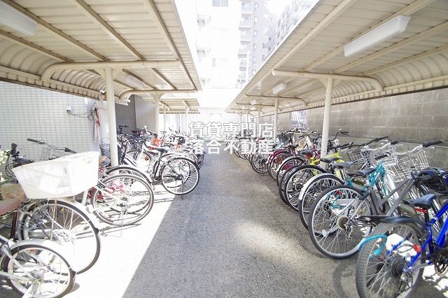 その他共有部分　敷地内駐輪場完備