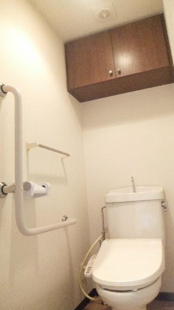 トイレ　トイレはウォシュレット付です