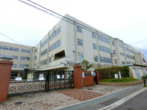 小学校　吹田市立岸辺第一小学校（小学校）まで447m