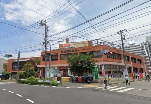 郵便局　横浜南郵便局（郵便局）まで74m