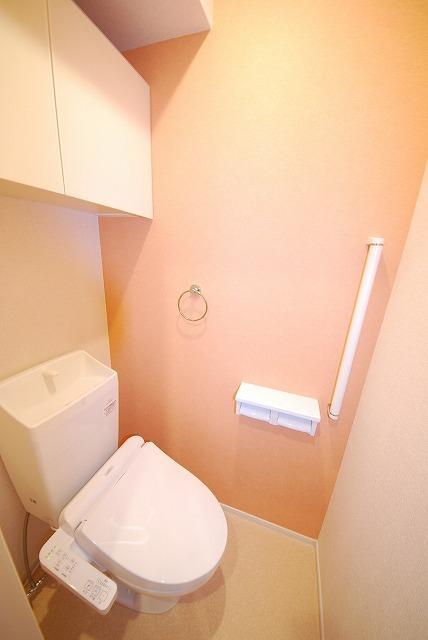 トイレ　※写真は同シリーズ類似物件を含む為現況優先とさせて頂きます