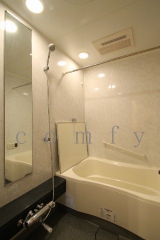 バス・シャワールーム　追炊き・浴室乾燥機付きバス