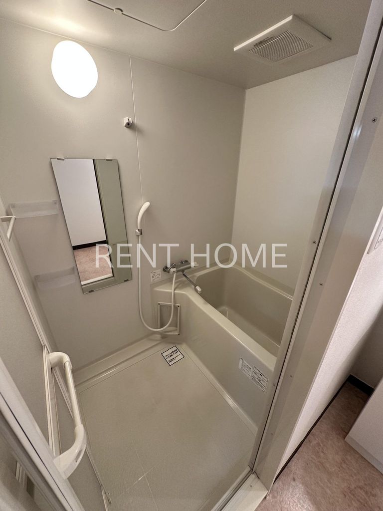 バス・シャワールーム　広々としたお風呂です。