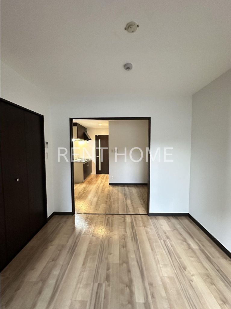 居室・リビング　南向きで日当たりも良いですよ。