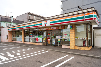 コンビニ　セブンイレブン札幌南20条西8丁目店（コンビニ）まで377m